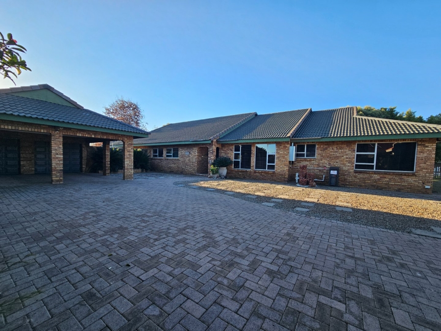 5 Bedroom Property for Sale in Vaalpark Free State